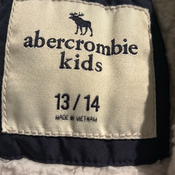 Abercrombie navy coat. - Picture 6 of 7